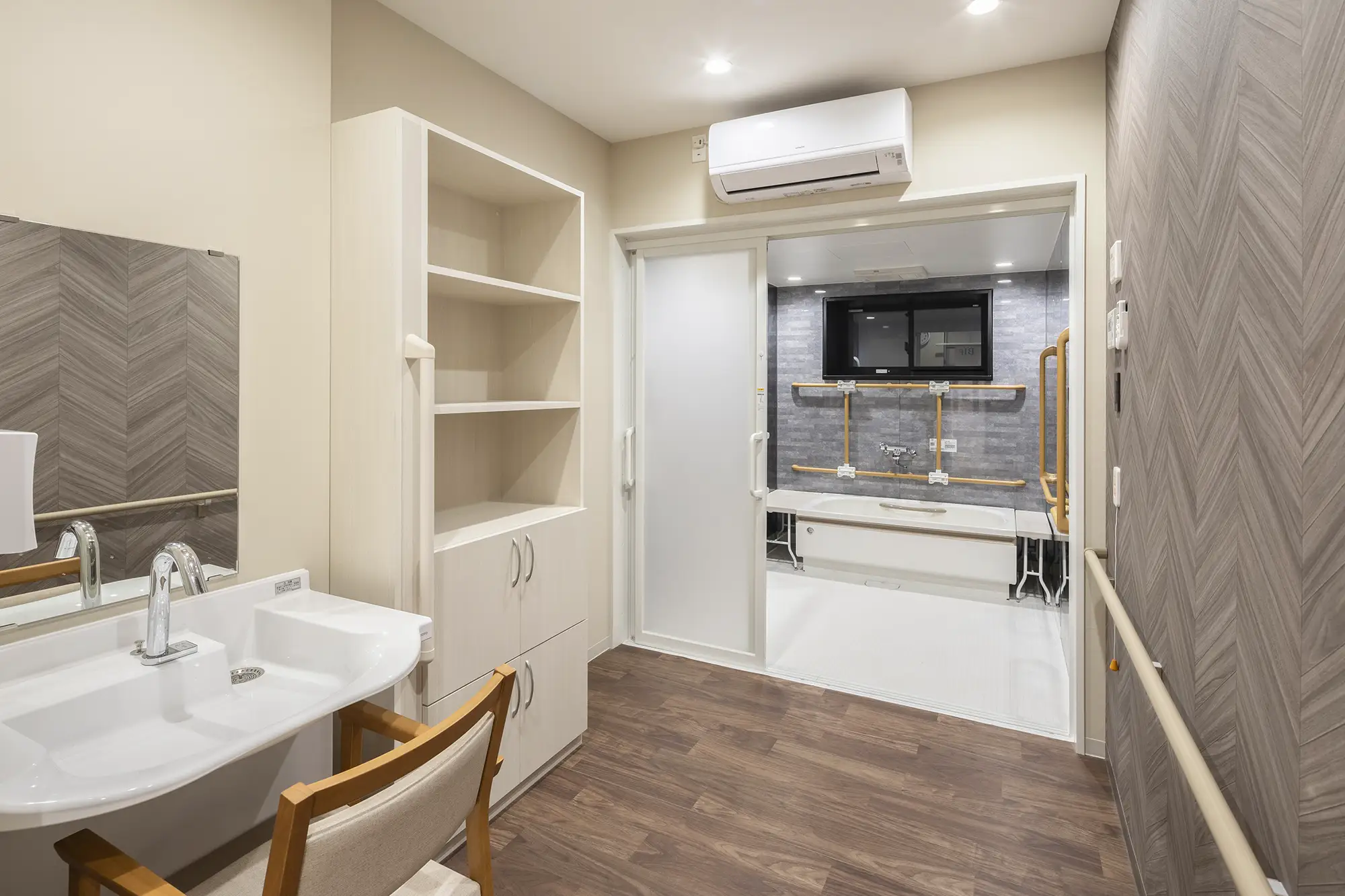 CLASWELL小竹向原